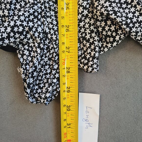 Streetwear Society Women Tie Sleeves Romper Size M Black w/ Star Print - Picture 12 of 12